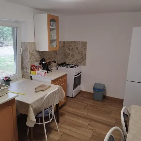 Napfeny Tanya * Tazlar